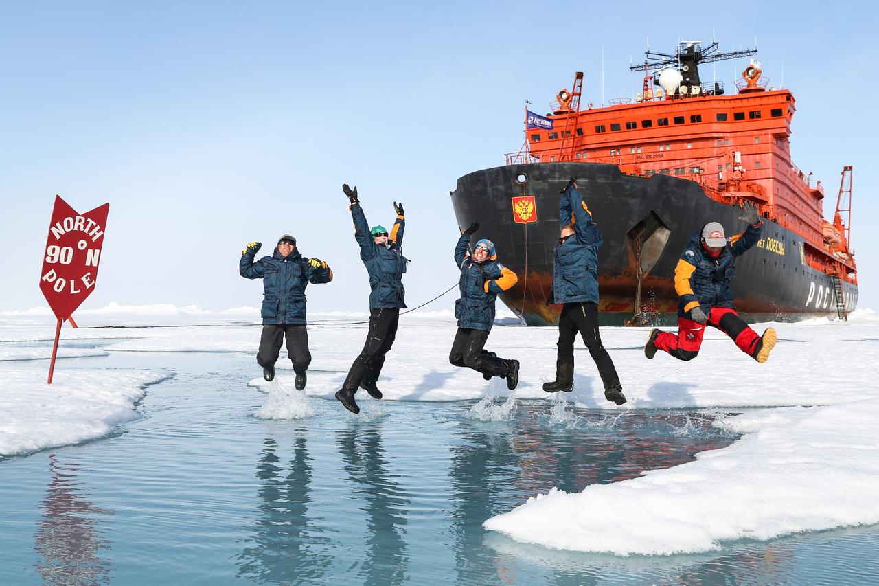 Expedition Cruises/Tours